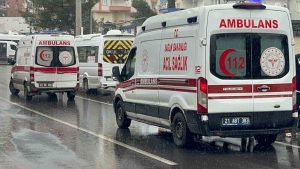Esnaf Kavgası: Silah, Bıçak ve Taşların Kullanıldığı Olayda 3 Kişi Yaralandı