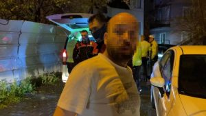 Polisten kaçan ehliyetsiz sürücü hırsını gazeteciden çıkarttı: 260 bin lira ceza