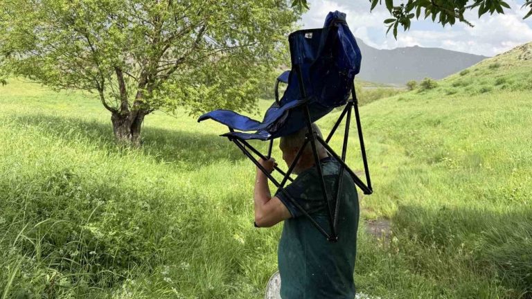 Erzincan’da güneşe aldandılar, doluya yakalandılar