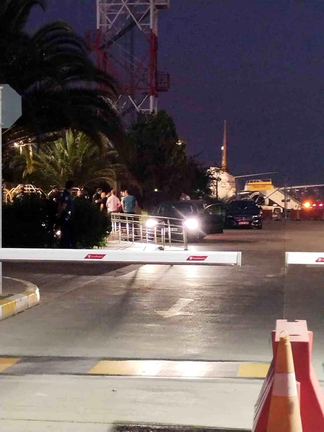 Erzincan’da iki otomobil çarpıştı: Araçlar hurdaya döndü