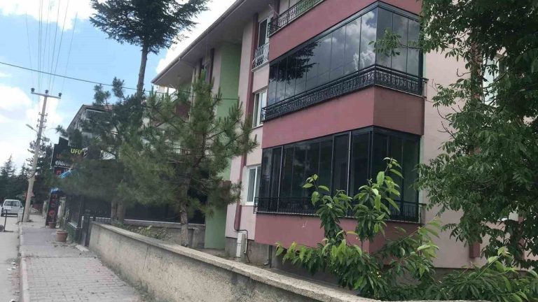 Kan Donduran Cinayet: Yalnız Yaşayan Kadın Evinde Öldürüldü